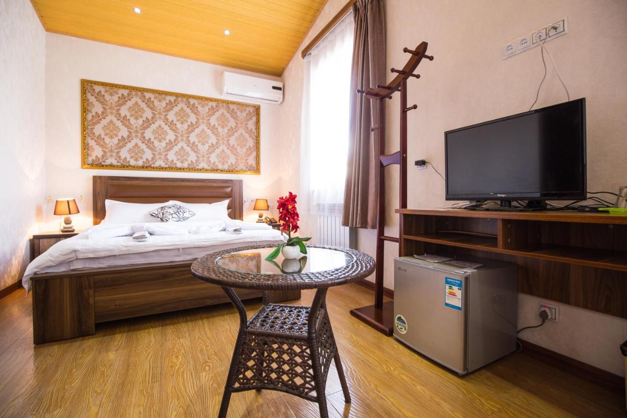 Hotel Garden House Tbilisi Ngoại thất bức ảnh